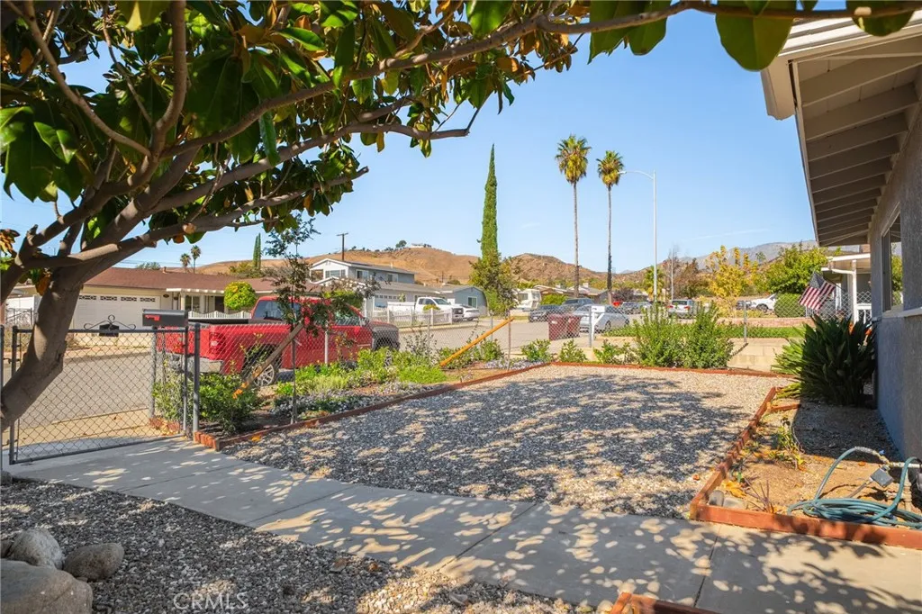 672 N 17th, Banning, California 92220 home-pic-3